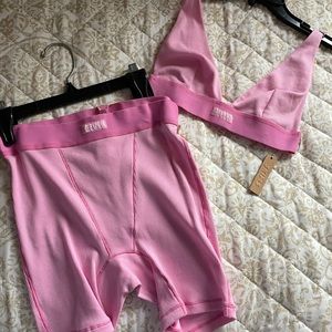 Skims NWT bubblegum plunging bralette and boxers